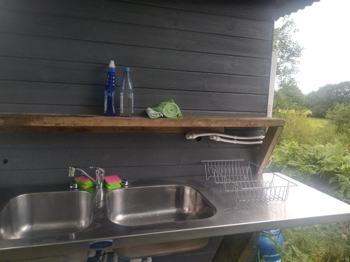 Готель Blackberry Patch Pontyates Екстер'єр фото